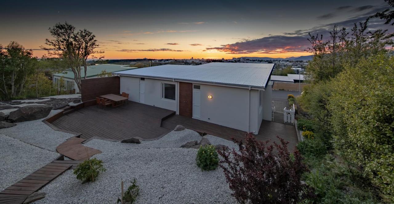 Iceland Sjf Villa, Hot Tub & Outdoor Sauna Amazing Mountains And City View Over ريكيافيك المظهر الخارجي الصورة