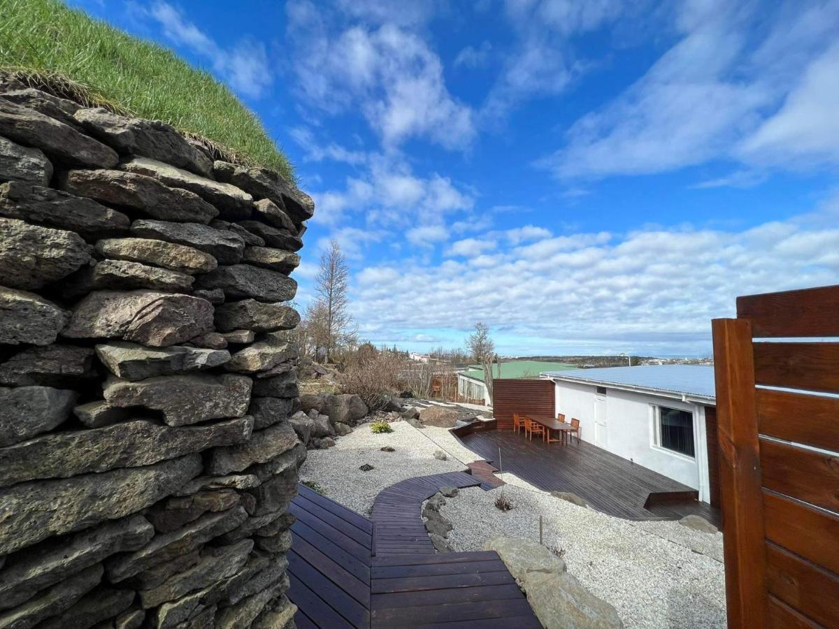Iceland Sjf Villa, Hot Tub & Outdoor Sauna Amazing Mountains And City View Over ريكيافيك المظهر الخارجي الصورة