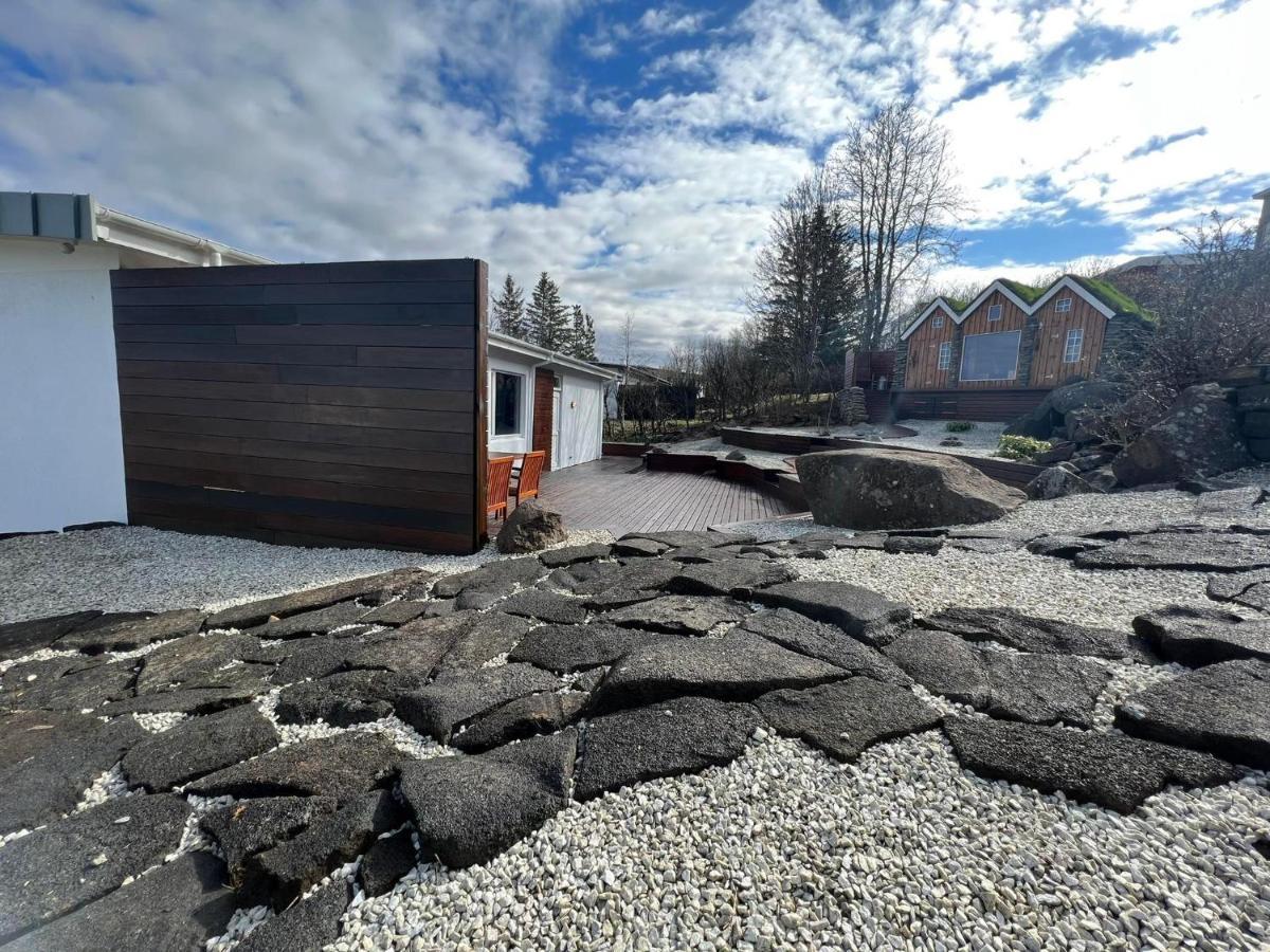 Iceland Sjf Villa, Hot Tub & Outdoor Sauna Amazing Mountains And City View Over ريكيافيك المظهر الخارجي الصورة