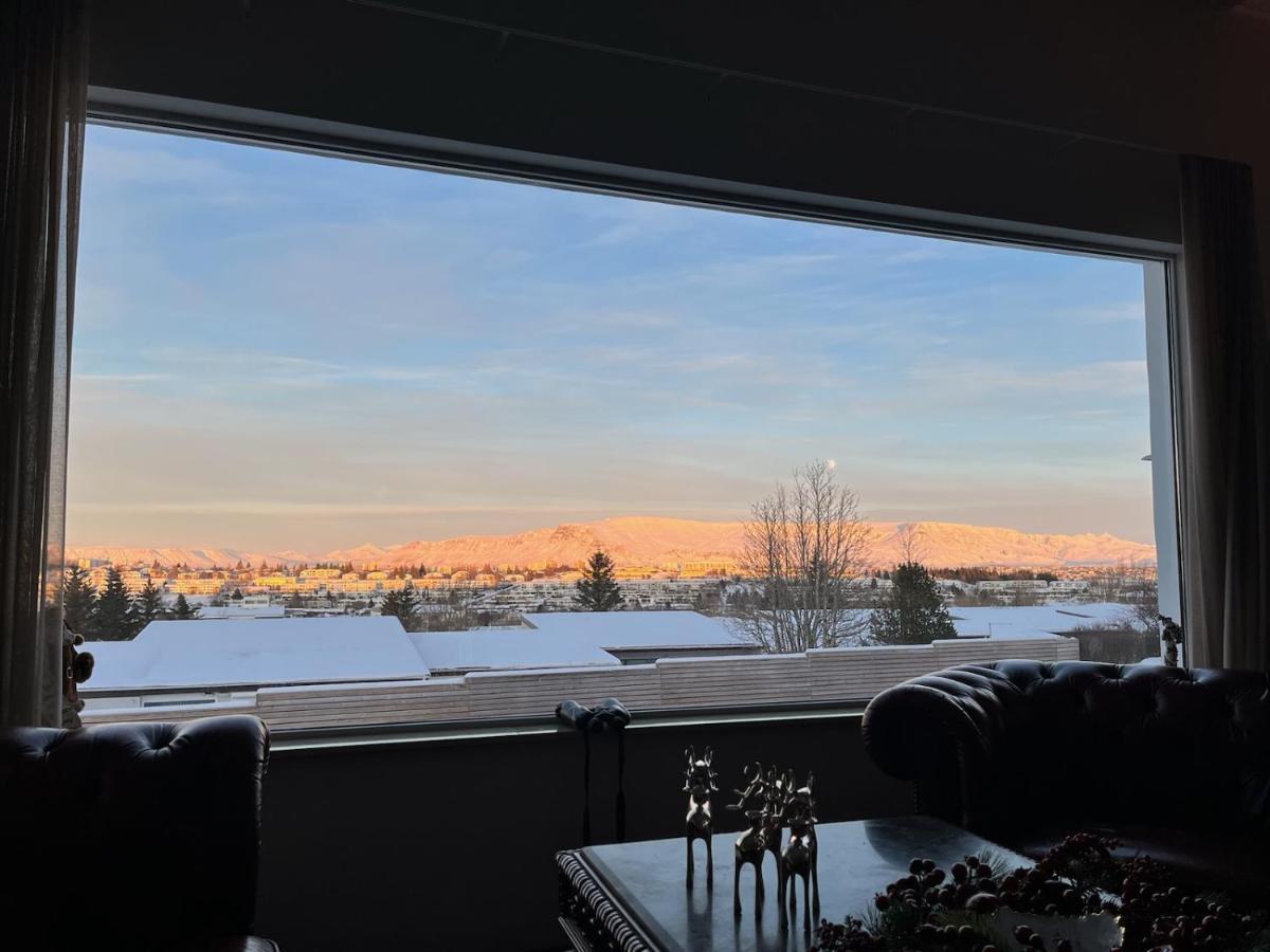 Iceland Sjf Villa, Hot Tub & Outdoor Sauna Amazing Mountains And City View Over ريكيافيك المظهر الخارجي الصورة