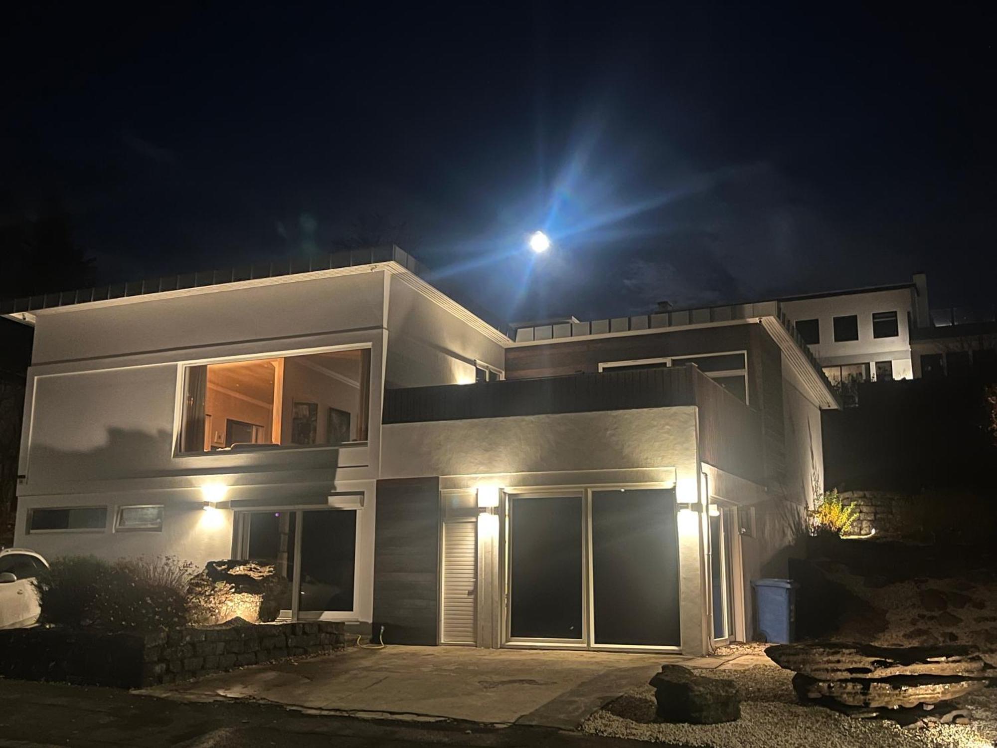 Iceland Sjf Villa, Hot Tub & Outdoor Sauna Amazing Mountains And City View Over ريكيافيك المظهر الخارجي الصورة