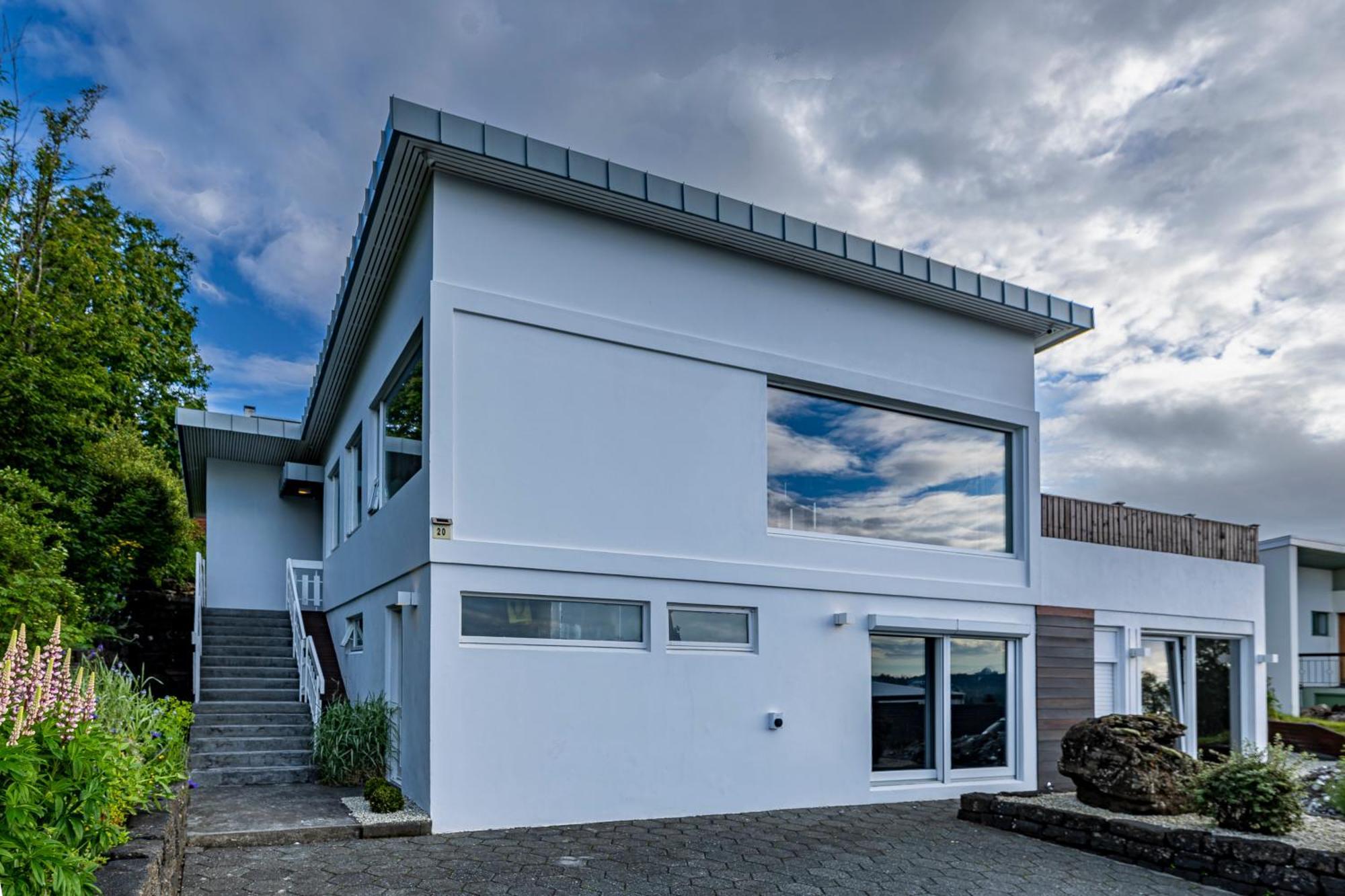 Iceland Sjf Villa, Hot Tub & Outdoor Sauna Amazing Mountains And City View Over ريكيافيك المظهر الخارجي الصورة