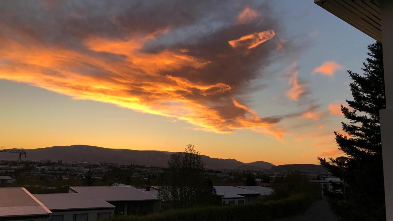 Iceland Sjf Villa, Hot Tub & Outdoor Sauna Amazing Mountains And City View Over ريكيافيك المظهر الخارجي الصورة